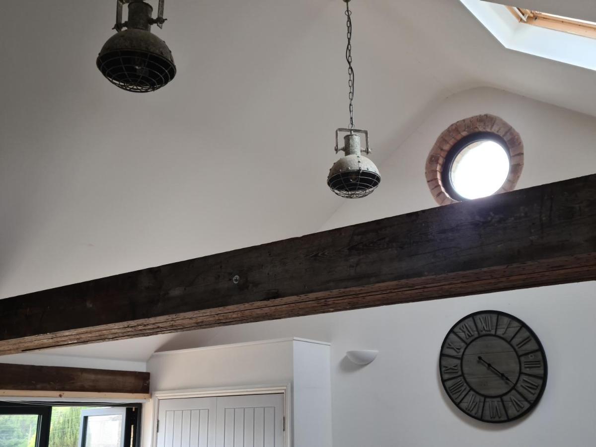 The Studio Farmborough Екстериор снимка